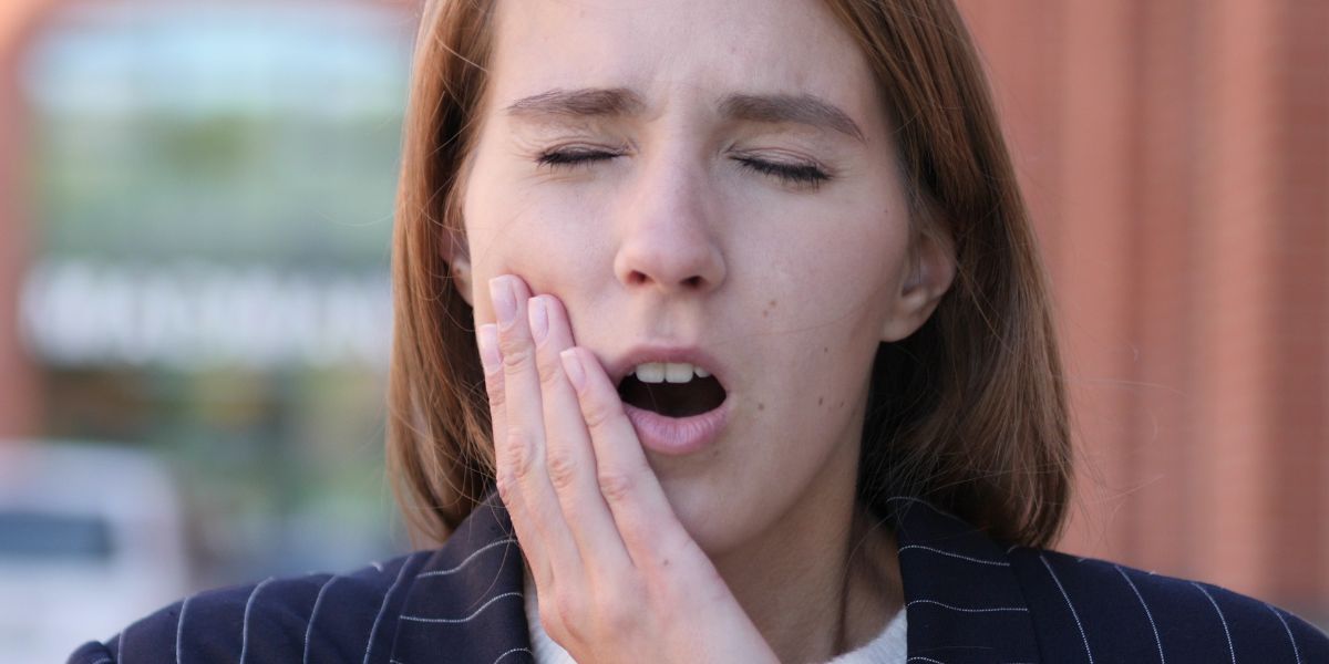 Signs and Symptoms of Tooth Infection Spreading to The Body